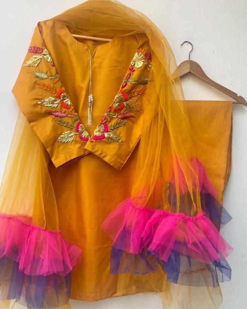 Women’s Stitched Set